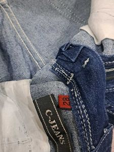 Stylish Blue Denim Capris
