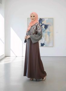 🌸Dubai Imported Dual-Tone Embroidered Abaya