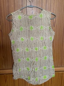 Stylish Sleeveless Kurta with Geometric Print
