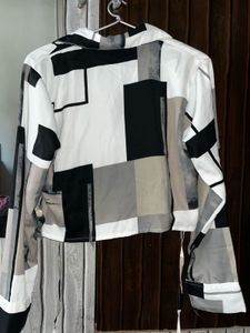 Abstract Print Crop Top Shirt