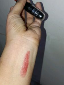 ADS CINEMA Lipstick
