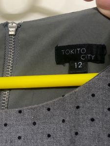 Chic Grey Polka Dot Smart Casual Dress