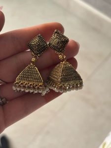 SET OF 5 anti-tarnish earrings