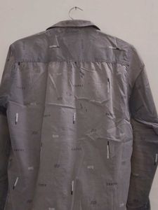 Stylish Men's Button-Down Shirt
