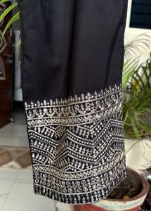 Elegant Black Kurta with Embroidered Sleeves