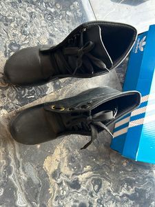 THROWAWAY PRICE BOOTS