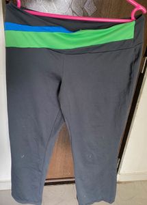 FILA Stylish Cropped Leggings (size:L)