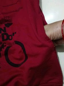 Stylish Two-Tone Graphic Tee