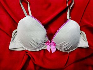 🇳🇿💫🎀Comfortable Light Grey Bra with Pink Trim