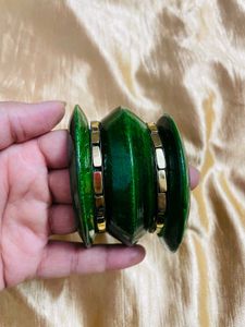Elegant Black &amp; Gold Bangle Set
