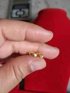 Elegant Diamond Stud Earrings gold