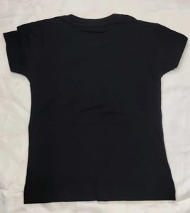 T-Shirt with  Sequins 3-4 years