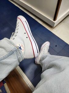 White Converse High-Top Sneakers ( unisex )