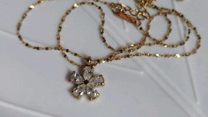Sparkling Flower Pendant Necklace