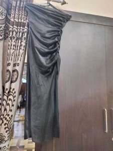 Chic Black One-Shoulder Ruched Dress