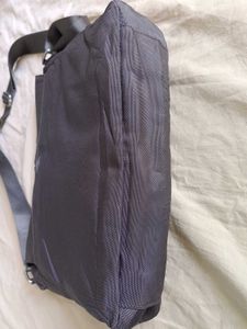 Tommy Hilfiger Messenger Bag