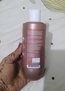 Detoxie Fruit Infused Body Wash Cappuccino Clam
