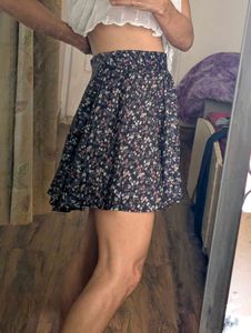 Chic Floral Mini Skirt
