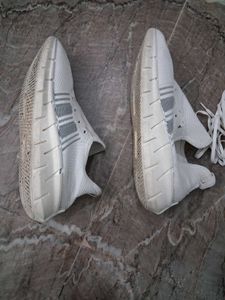 White  shoe