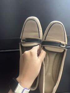 Comfortable Tan Loafers with Black Accent
