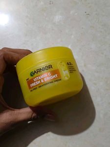 Garnier Niacinamide Fresh &amp; Plump Cream pack of 3