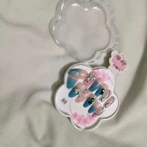 Press-On Nails Set