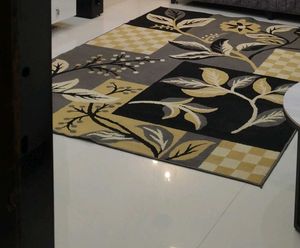 Stylish Floral Area Rug