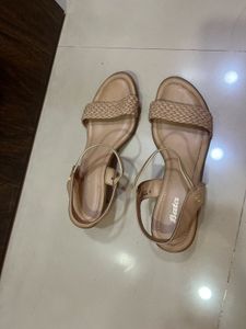 Bata size 6|39 heels