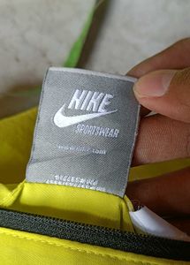 Nike Reversible Jacket – 2-in-1 Design