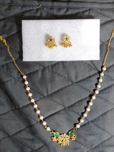 Elegant Pearl Necklace & Earring Set