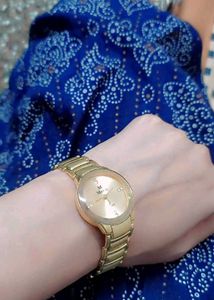 Elegant Gold Tone Watch