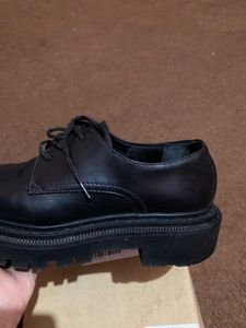 H&amp;M Black Lace-Up Oxford Shoes