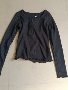 Black ribbed top