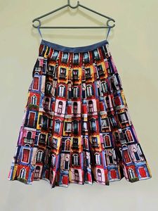 Fairwhale window statement skirt