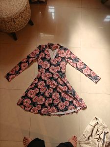 HOLLISTER Floral Cutout Neck Mini Dress