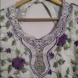 Embroidered Sleeveless Kurta