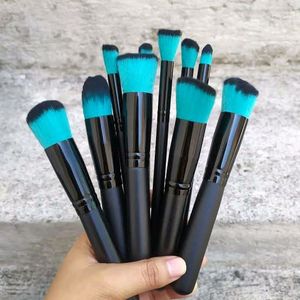 MAKEUP BRUSHES