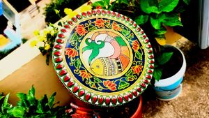 Customized Mandala Decorative Plate with Fish Moti