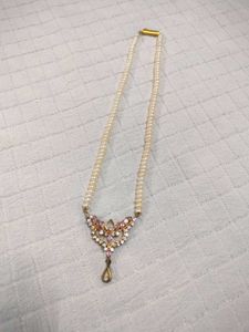 Elegant Pearl Necklace with Pendant