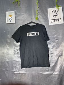 Levi's Black T-Shirt