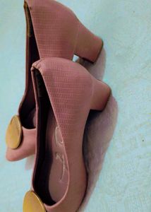 Very Fancy And Amazing Heels
