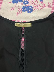 Chic Black Sleeveless Top