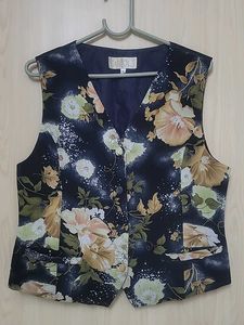 Floral Print Sleeveless Vest