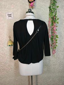 H&amp;M Chic Black Gathered Neck Top