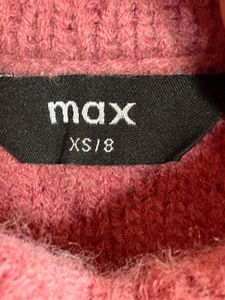 Charming Embroidered Pink Knit Sweater