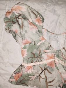 Floral Print Puff Sleeve Top