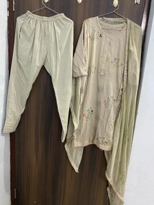 Formal Wear Silver Designed Kurta Pant Suit
