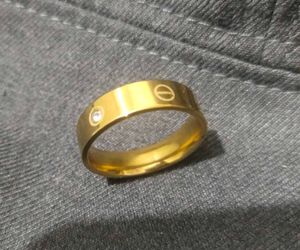 Elegant Gold Ring with Accents