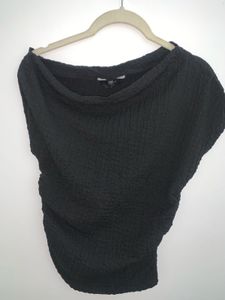 Max Off-Shoulder black Top