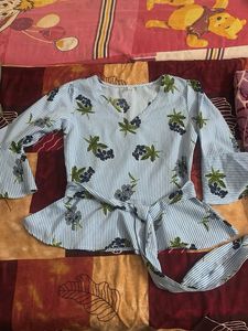 Bundle of 2 Women's Tops